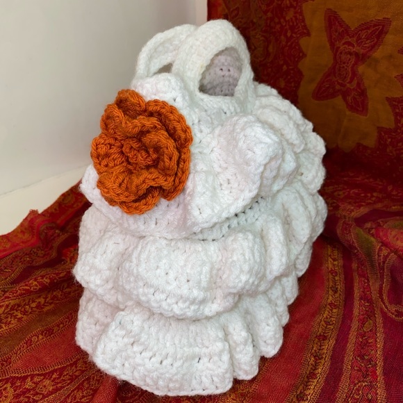 Handmade white ruffle purse!!! Showstopper!! - Picture 3 of 3